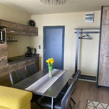 Ezerjo Apartman Appartamento Alsóörs