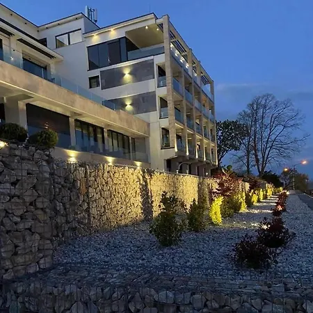 Ezerjo Apartman Appartamento