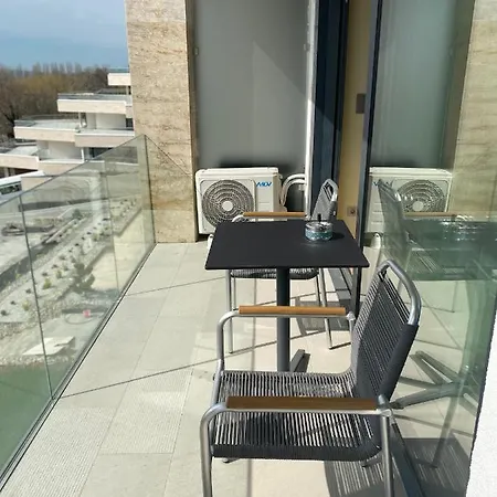 Ezerjo Apartman * Alsóörs