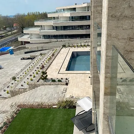 Appartamento Ezerjo Apartman *